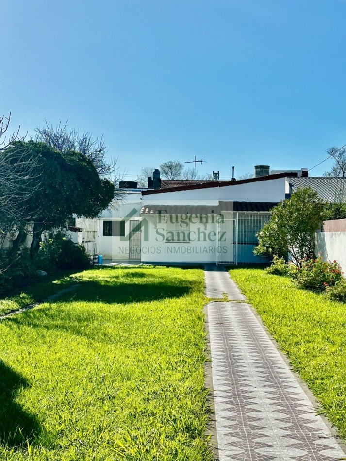 Casa con amplio lote de frente, APTO CREDITO