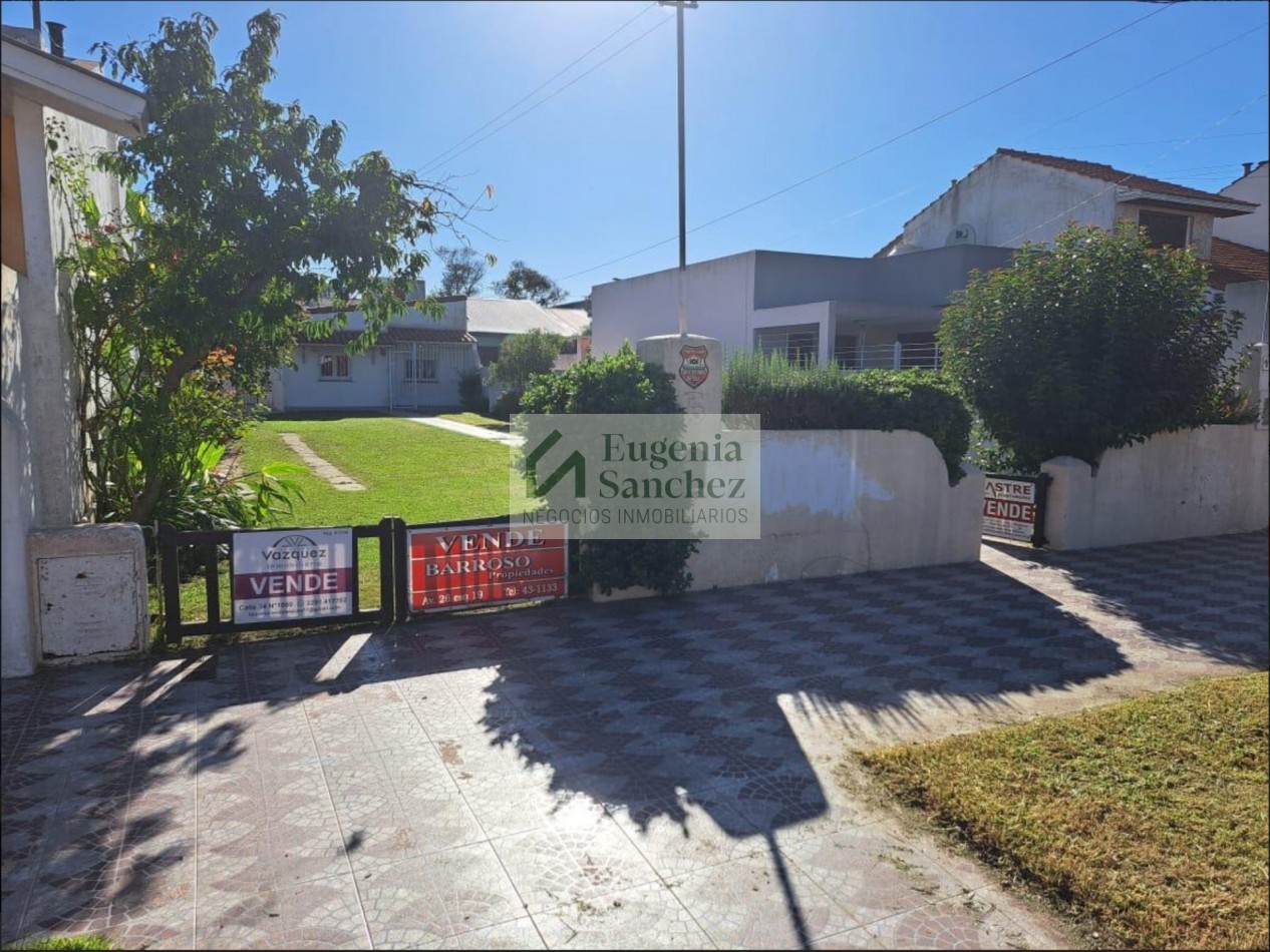 Casa con amplio lote de frente, APTO CREDITO
