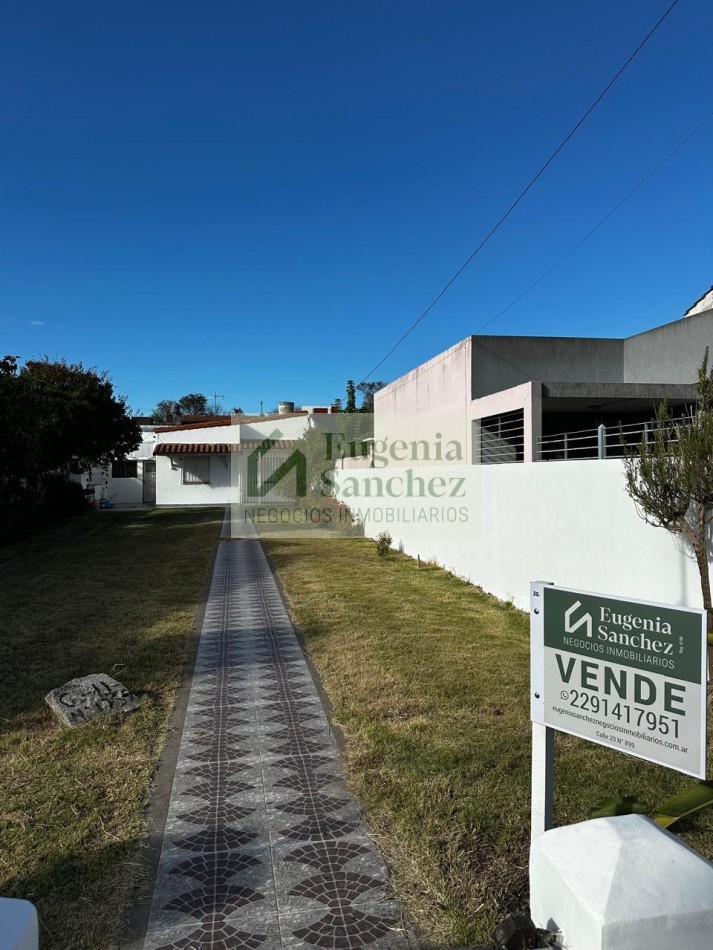 Casa con amplio lote de frente, APTO CREDITO